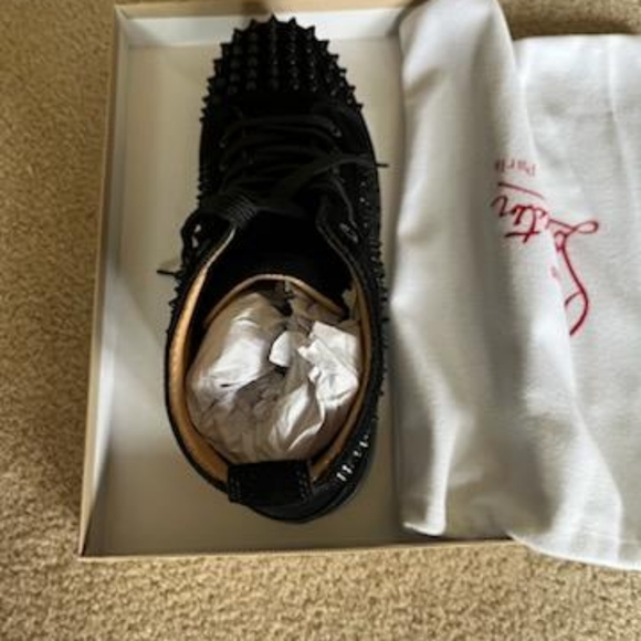 Red bottom - Picture 4 of 9